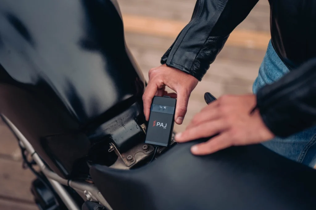 vehicle finder 4g 2 0 attaching to a ducati bike